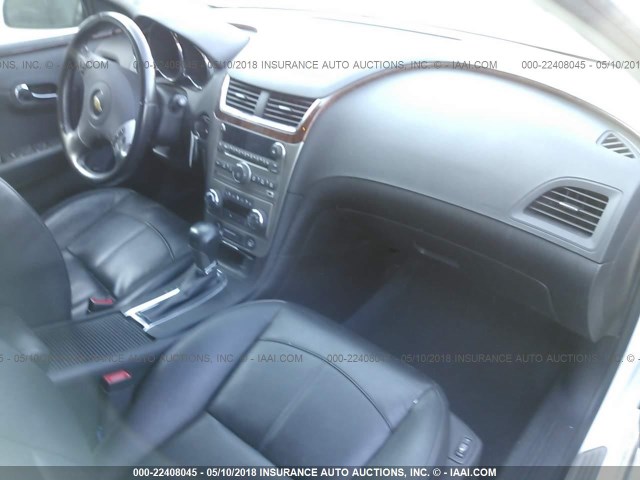 1G1ZE5E74BF329661 - 2011 CHEVROLET MALIBU LTZ 白色 照片 5