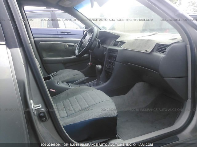 4T1BG22K1VU102241 - 1997 TOYOTA CAMRY CE/LE/XLE 灰色 照片 5