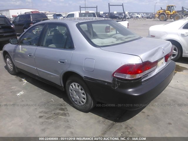 1HGCF86621A118747 - 2001 HONDA ACCORD VALUE SILVER photo 3