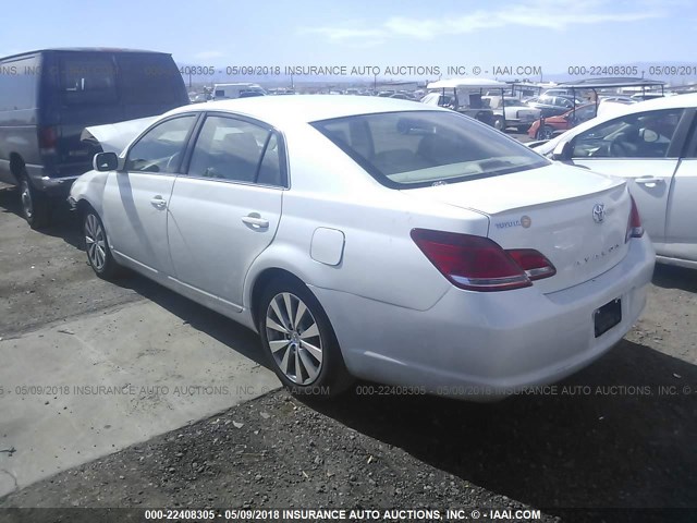 4T1BK36B46U136450 - 2006 TOYOTA AVALON XL/XLS/TOURING/LIMITED WHITE photo 3