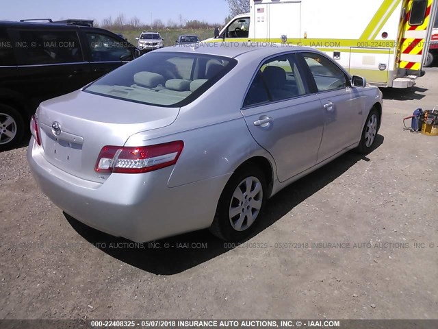 4T1BF3EK6BU715326 - 2011 TOYOTA CAMRY SE/LE/XLE SILVER photo 4