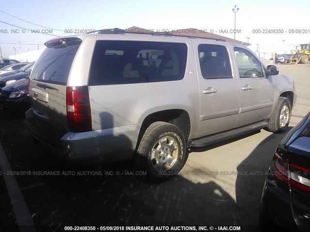 3GNFK16357G131658 - 2007 CHEVROLET SUBURBAN K1500 SILVER photo 4