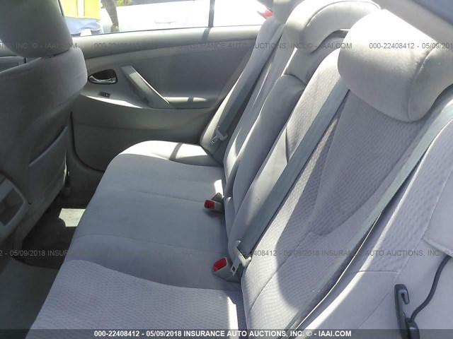 4T4BF3EKXAR076842 - 2010 TOYOTA CAMRY SE/LE/XLE ვერცხლისფერი ფოტო 8