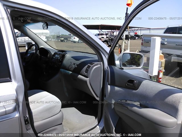 KNDMB233876116857 - 2007 KIA SEDONA EX/LX SILVER photo 5