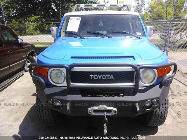 JTEBU11F670075300 - 2007 TOYOTA FJ CRUISER BLUE photo 6