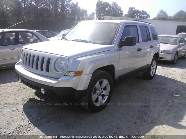 1J4NF1GB6BD259101 - 2011 JEEP PATRIOT SPORT SILVER photo 2