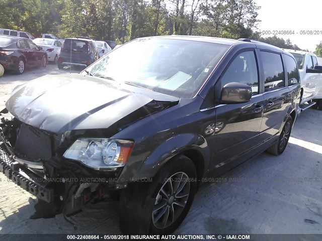 2C4RDGCG0HR858535 - 2017 DODGE GRAND CARAVAN SXT GRAY photo 2