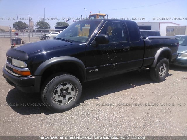 1GCCT19W5Y8149714 - 2000 CHEVROLET S TRUCK S10 BLACK photo 2