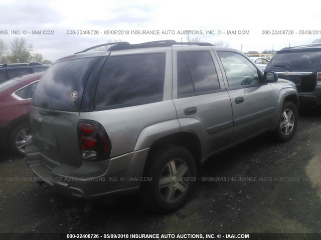 1GNDS13S352161928 - 2005 CHEVROLET TRAILBLAZER LS/LT GRAY photo 4