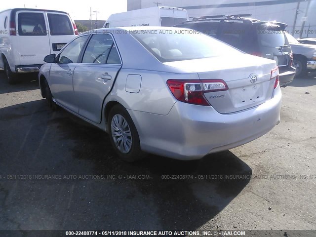 4T4BF1FK8CR269464 - 2012 TOYOTA CAMRY SE/LE/XLE 银色 照片 3