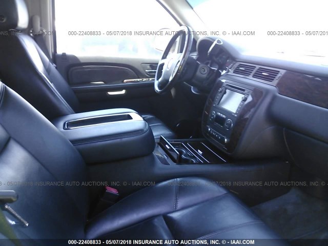 1GKFK63818J202512 - 2008 GMC YUKON DENALI BLACK photo 5