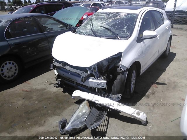 JTDKDTB33C1020506 - 2012 TOYOTA PRIUS C WHITE photo 2