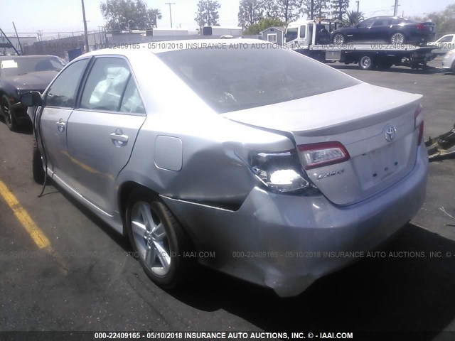 4T1BF1FK3EU406551 - 2014 TOYOTA CAMRY L/SE/LE/XLE 银色 照片 3