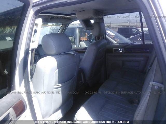 5LMFU27R94LJ43993 - 2004 LINCOLN NAVIGATOR WHITE photo 8
