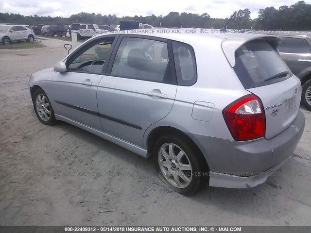 KNAFE162455074829 - 2005 KIA SPECTRA5 SILVER photo 3