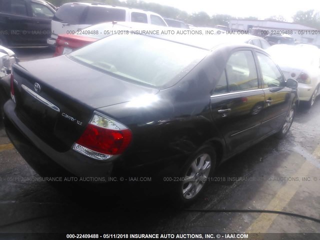 4T1BE30K15U604147 - 2005 TOYOTA CAMRY LE/XLE/SE შავი ფოტო 4