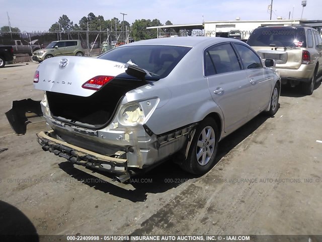 4T1BK36BX7U222850 - 2007 TOYOTA AVALON XL/XLS/TOURING/LIMITED SILVER photo 4