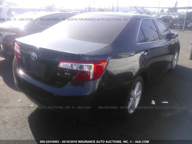 4T1BF1FK9CU102119 - 2012 TOYOTA CAMRY SE/LE/XLE შავი ფოტო 4