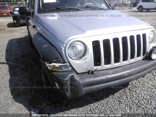 1J4GL38K36W219404 - 2006 JEEP LIBERTY RENEGADE GRAY photo 6