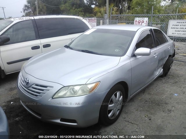 4T1BE46K87U077997 - 2007 TOYOTA CAMRY NEW GENERAT CE/LE/XLE/SE SILVER photo 2