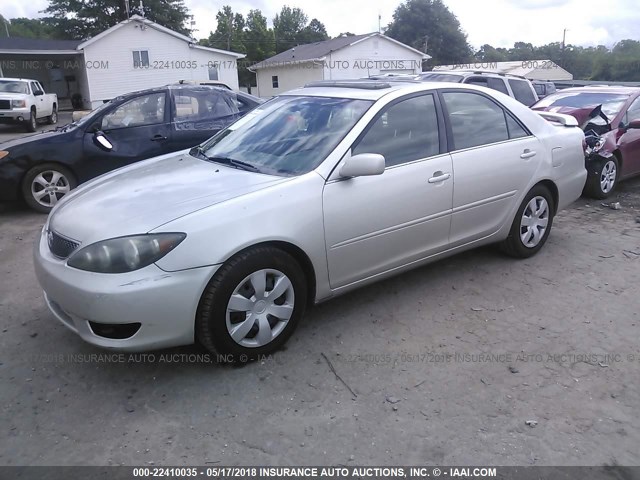4T1BE32K65U085884 - 2005 TOYOTA CAMRY LE/XLE/SE 银色 照片 2