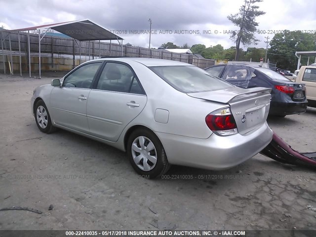4T1BE32K65U085884 - 2005 TOYOTA CAMRY LE/XLE/SE 银色 照片 3