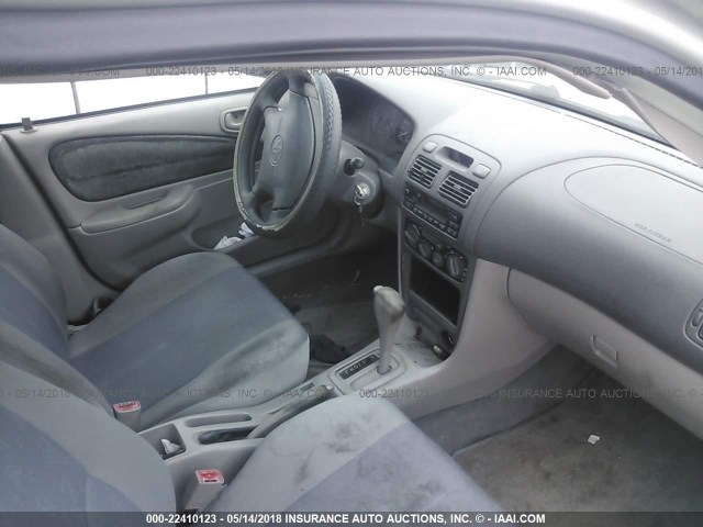 1NXBR12E2XZ280581 - 1999 TOYOTA COROLLA VE/CE/LE 银色 照片 5