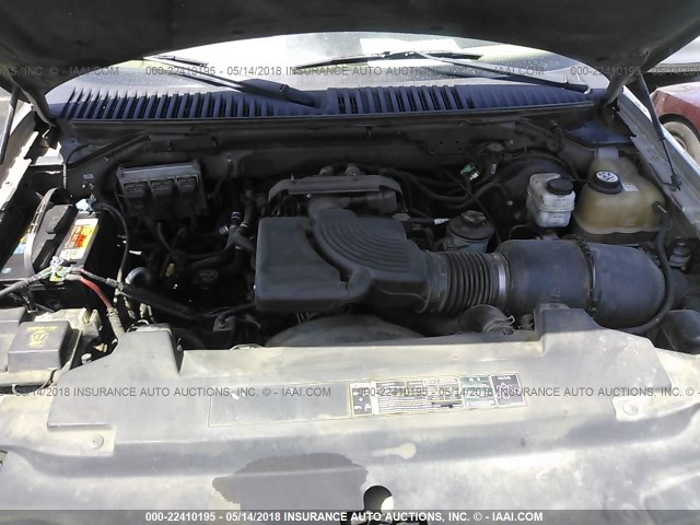 1FMRU15W13LC45838 - 2003 FORD EXPEDITION XLT ყავისფერი ფოტო 10