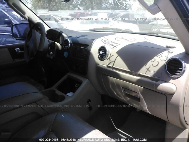 1FMRU15W13LC45838 - 2003 FORD EXPEDITION XLT ყავისფერი ფოტო 5