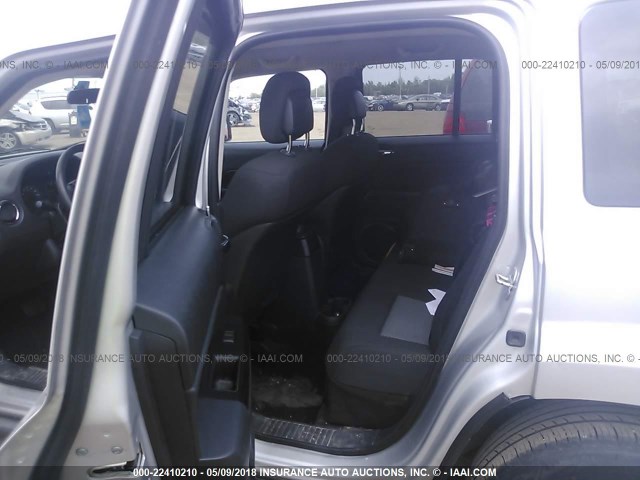 1J4NF2GB1AD658776 - 2010 JEEP PATRIOT SPORT SILVER photo 8