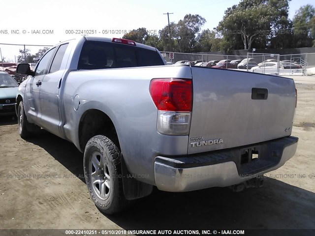 5TFUY5F13BX205328 - 2011 TOYOTA TUNDRA DOUBLE CAB SR5 SILVER photo 3