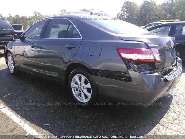4T1BF3EKXBU739239 - 2011 TOYOTA CAMRY SE/LE/XLE GRAY photo 3