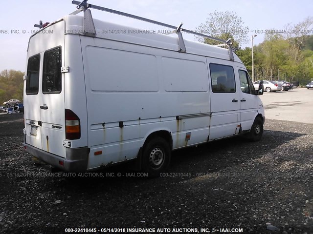 WD2YD341525337344 - 2002 FREIGHTLINER Sprinter 2500 WHITE photo 4