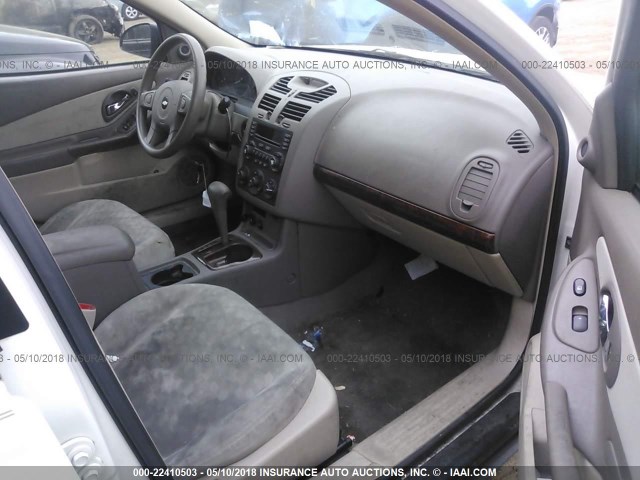 1G1ZT64874F198122 - 2004 CHEVROLET MALIBU MAXX LS WHITE photo 5