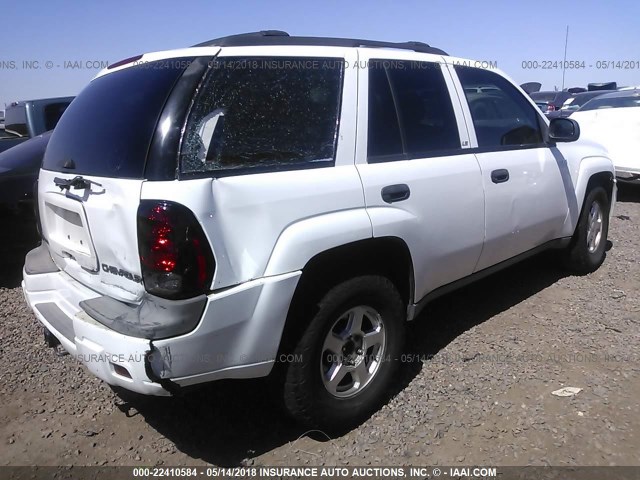 1GNDT13SX22308769 - 2002 CHEVROLET TRAILBLAZER  WHITE photo 4