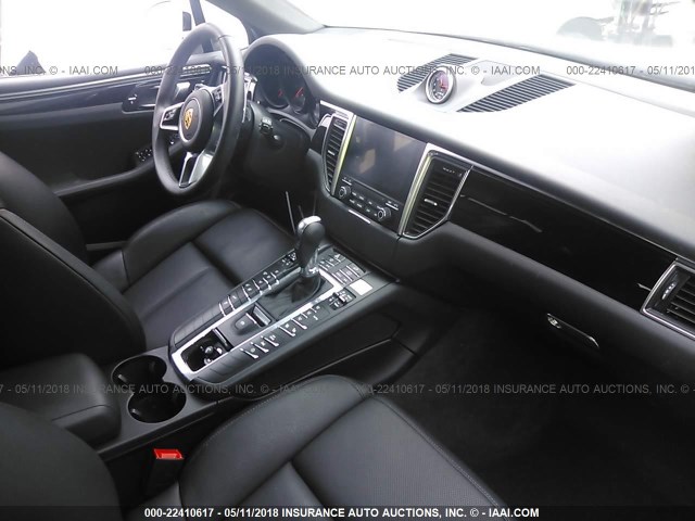 WP1AA2A54JLB03895 - 2018 PORSCHE MACAN WHITE photo 5