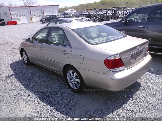 4T1BE30K85U966055 - 2005 TOYOTA CAMRY LE/XLE/SE GOLD photo 3