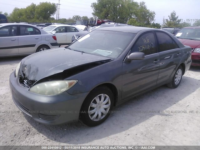 4T1BE32K66U672393 - 2006 TOYOTA CAMRY LE/XLE/SE ნაცრისფერი ფოტო 2