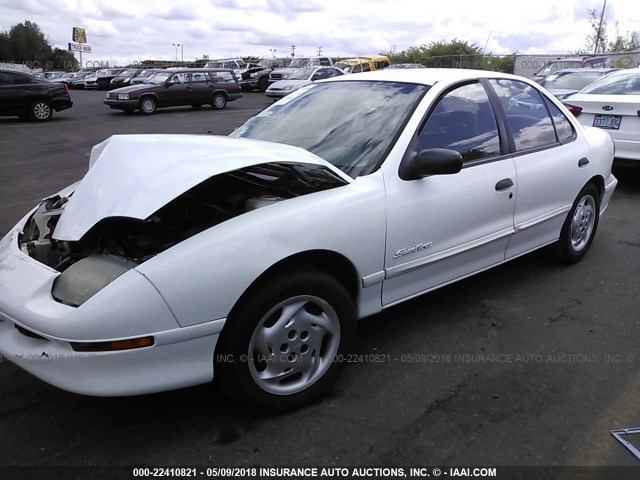 1G2JB52T6W7503815 - 1998 PONTIAC SUNFIRE SE WHITE photo 2