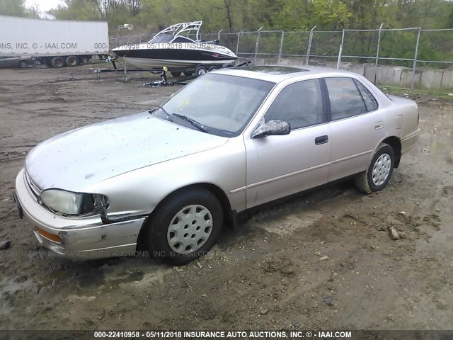 4T1BG12K1TU813266 - 1996 TOYOTA CAMRY DX/LE/XLE თაფლისფერი ფოტო 2