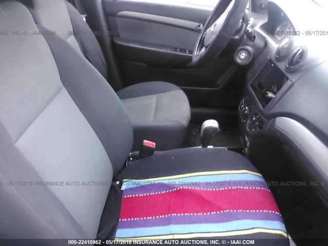 KL1TD66E59B330474 - 2009 CHEVROLET AVEO LS/LT 银色 照片 5