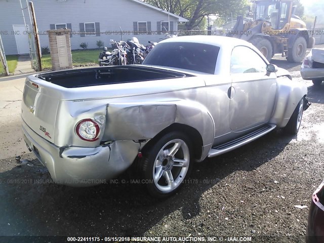 1GCES14H35B115628 - 2005 CHEVROLET SSR 银色 照片 4