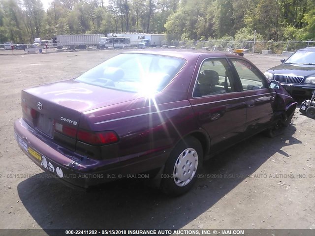4T1BG22K5VU063945 - 1997 TOYOTA CAMRY CE/LE/XLE 红色 照片 4