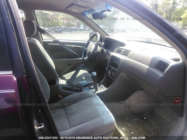 4T1BG22K5VU063945 - 1997 TOYOTA CAMRY CE/LE/XLE 红色 照片 5