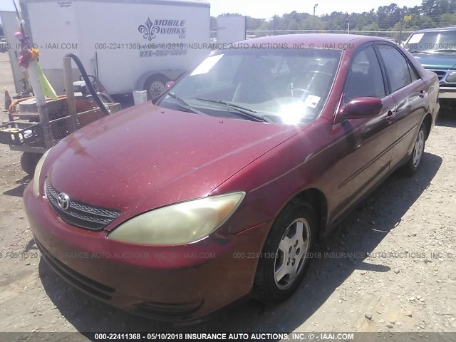 4T1BF32K82U016168 - 2002 TOYOTA CAMRY LE/XLE/SE RED photo 2