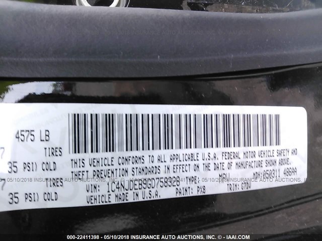 1C4NJDEB9GD758328 - 2016 JEEP COMPASS LATITUDE 黑色 照片 9