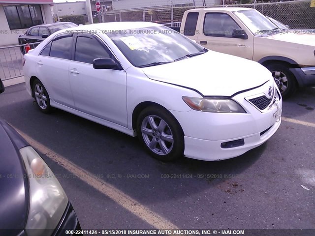 4T1BK46K98U566113 - 2008 TOYOTA CAMRY LE/XLE/SE თეთრი ფოტო 1