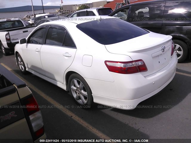 4T1BK46K98U566113 - 2008 TOYOTA CAMRY LE/XLE/SE თეთრი ფოტო 3