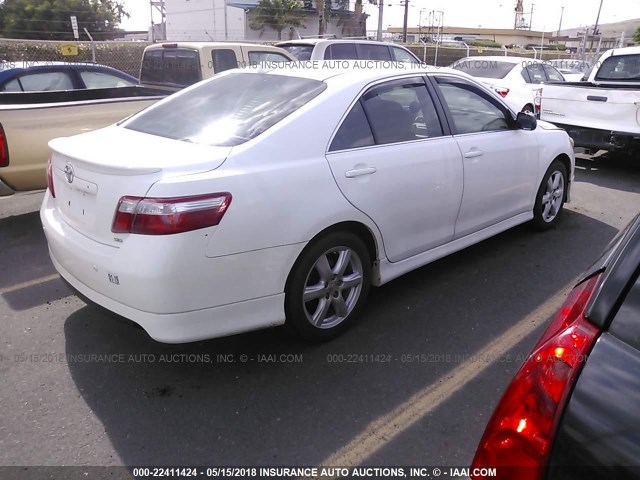 4T1BK46K98U566113 - 2008 TOYOTA CAMRY LE/XLE/SE თეთრი ფოტო 4