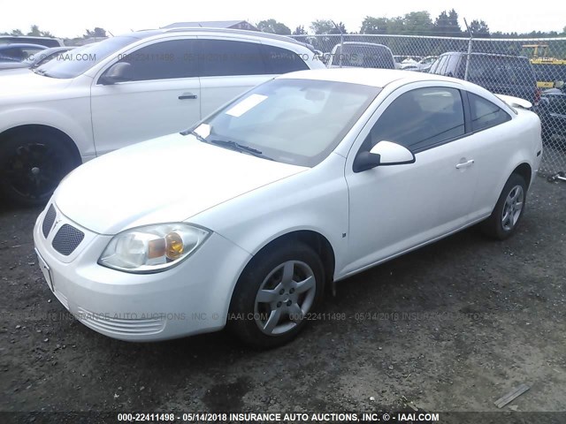 1G2AS18H697100336 - 2009 PONTIAC G5 WHITE photo 2